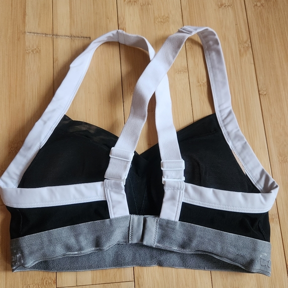 Calvin Klein sportsbra used size Small - Picture 3 of 4